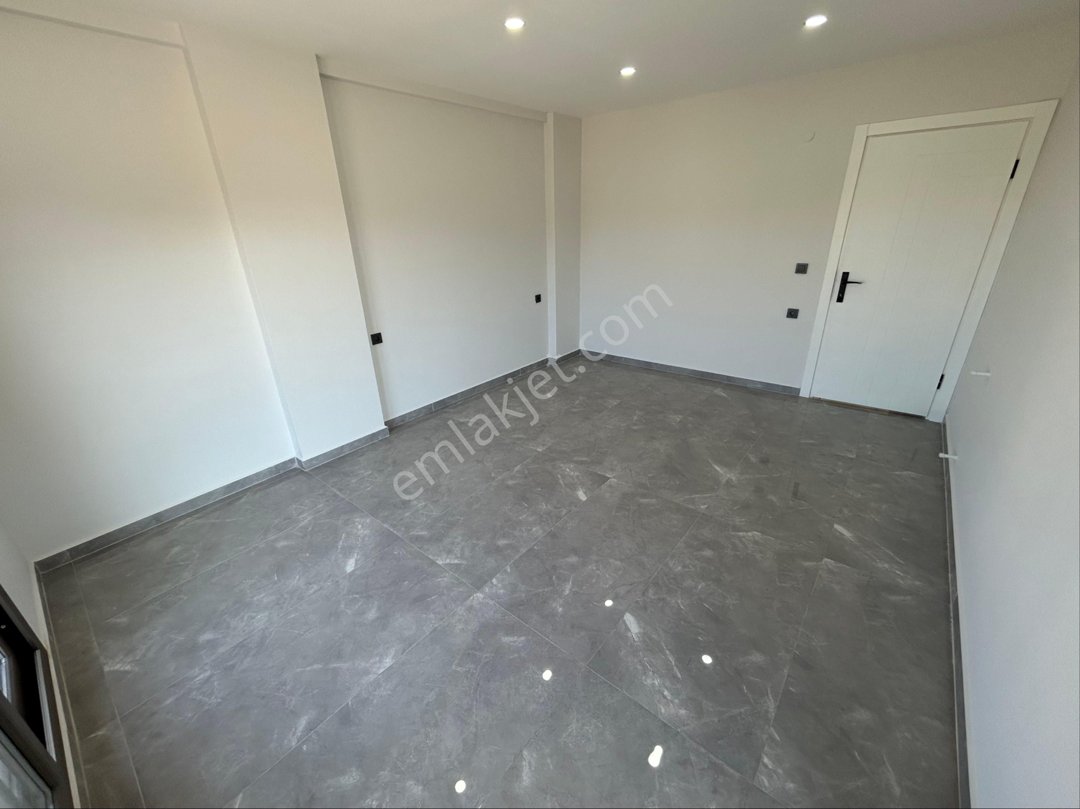 Didim Hisarda Havuzlu Sitede Köşe Villa - Görsel 18