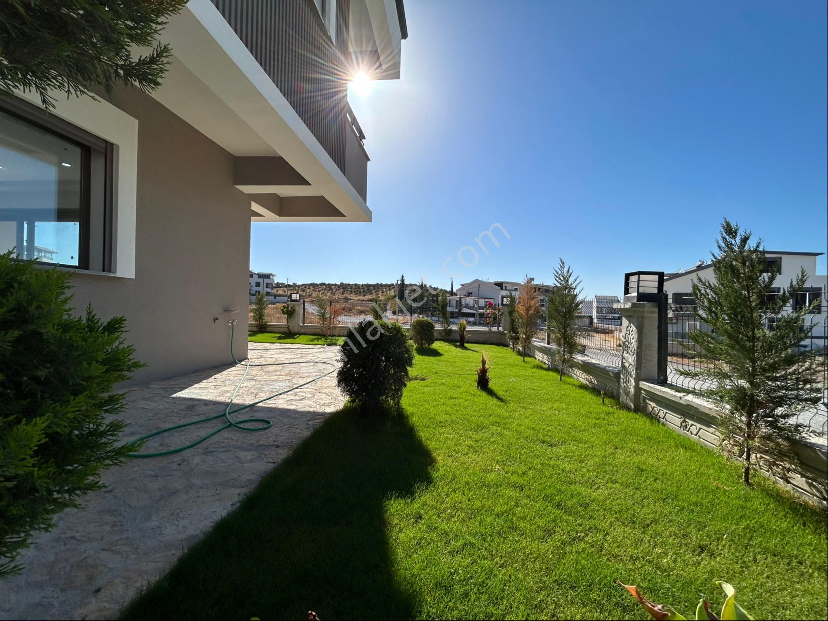 Didim Hisarda Havuzlu Sitede Köşe Villa - Görsel 5