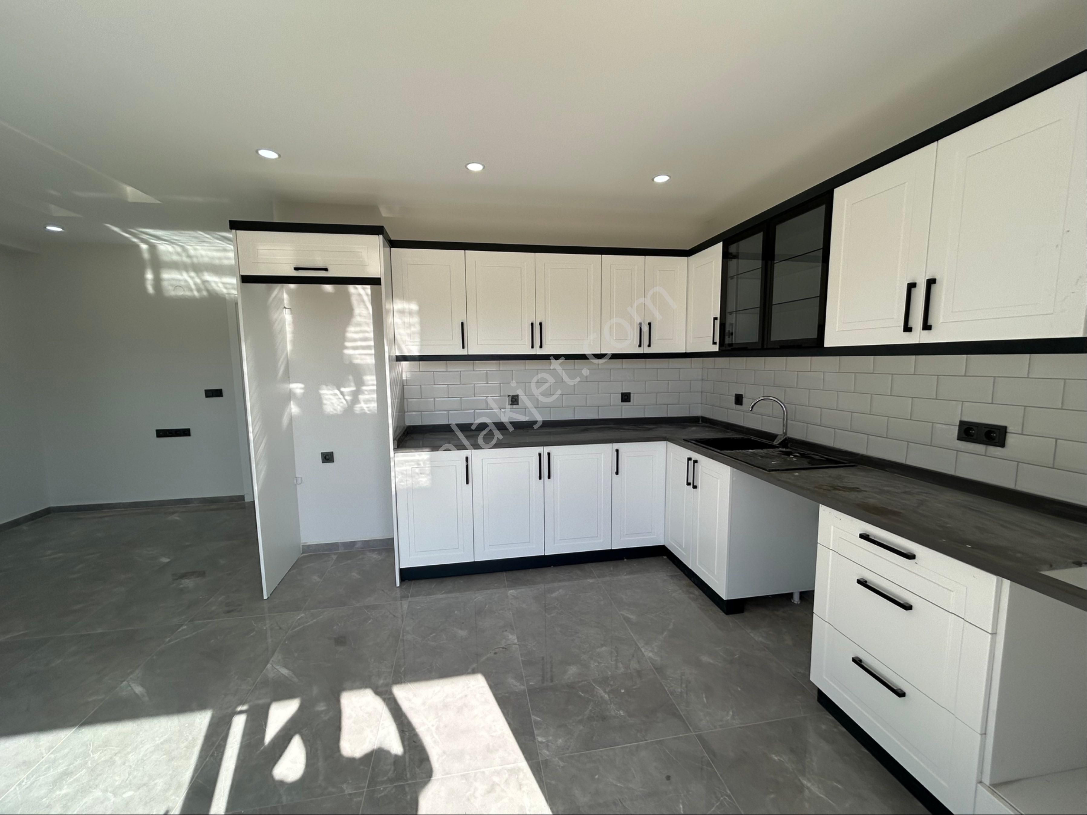 Didim Hisarda Havuzlu Sitede Köşe Villa - Görsel 15