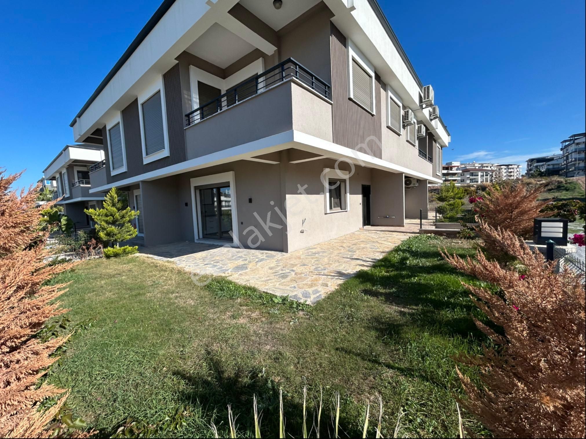 Didim Hisarda Havuzlu Sitede Köşe Villa - Görsel 25