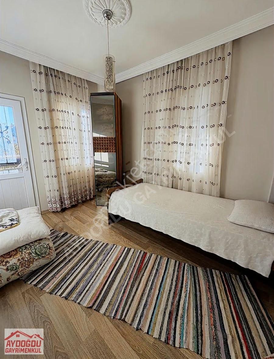 Aydoğdu Gayrimenkulden Kepirlide Eşyalı Tripleks Villa - Görsel 17