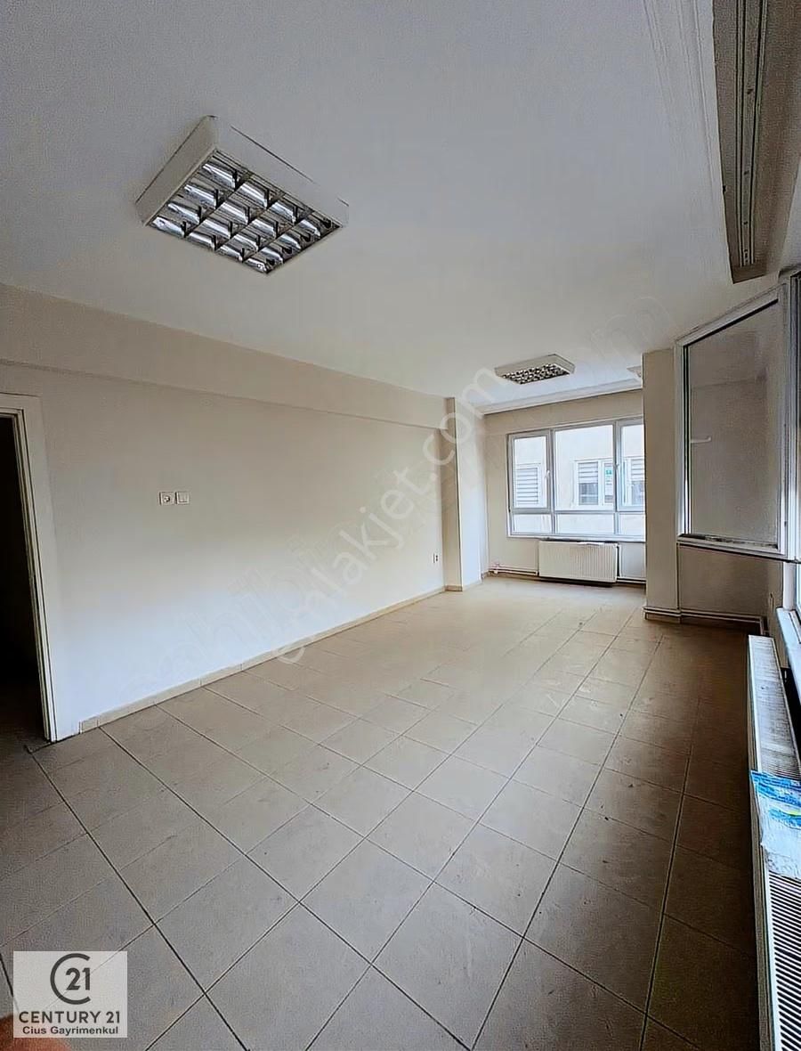C21 Cius ; Şehrin Kalbinde Dükkan Üstü Kiralık Ofis - Görsel 2