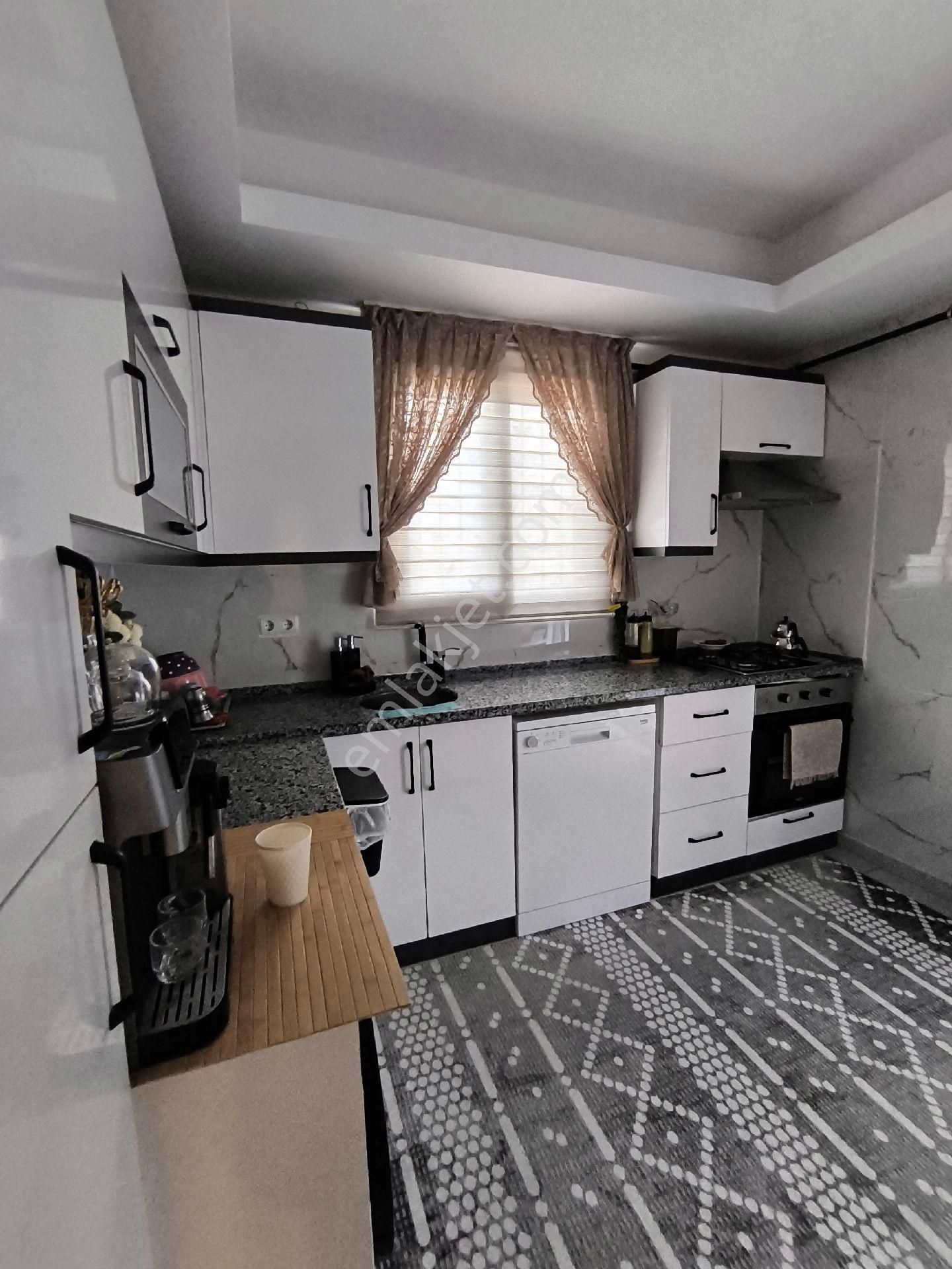 Demirhan Emlak'tan Mükemmel İşçilikli 3+1 - Görsel 4