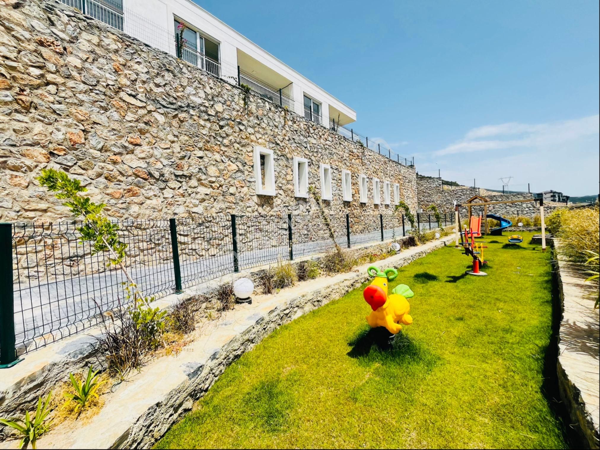 Akbükte Satılık 2+1 Bahçe Katı Daire - Görsel 31