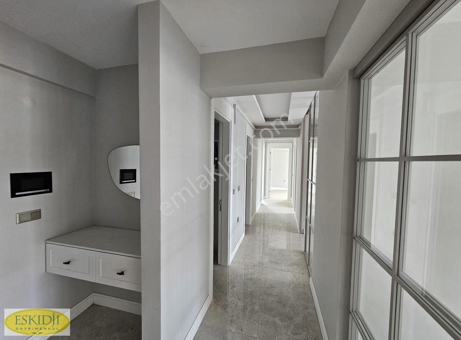 Çanakkale Kepez İlyada Park Sitesi Boğaz Manzaralı Kiralık 3,5+1 - Görsel 3