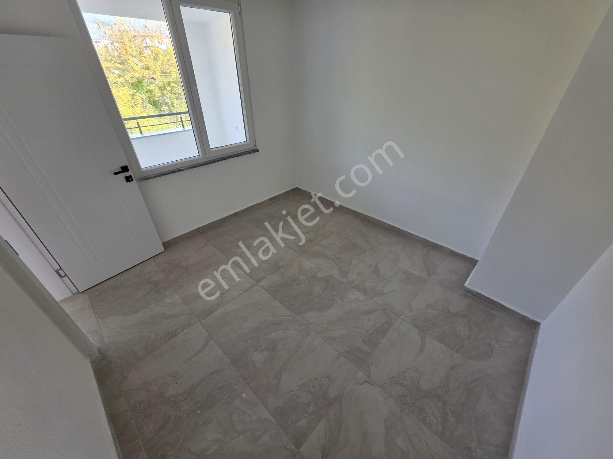Irmaksudan Gürede Doğa Manzaralı 3+1 Bahçe Kullanımlı 3 Katlı Villa - Görsel 12