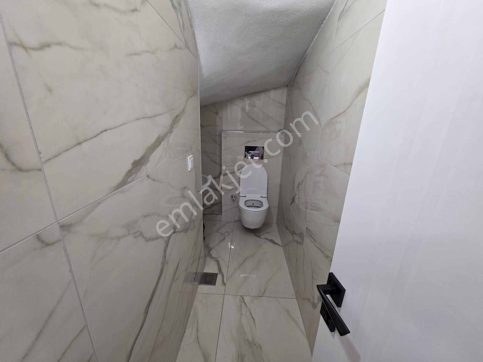 Irmaksudan Gürede Doğa Manzaralı 3+1 Bahçe Kullanımlı 3 Katlı Villa - Görsel 31