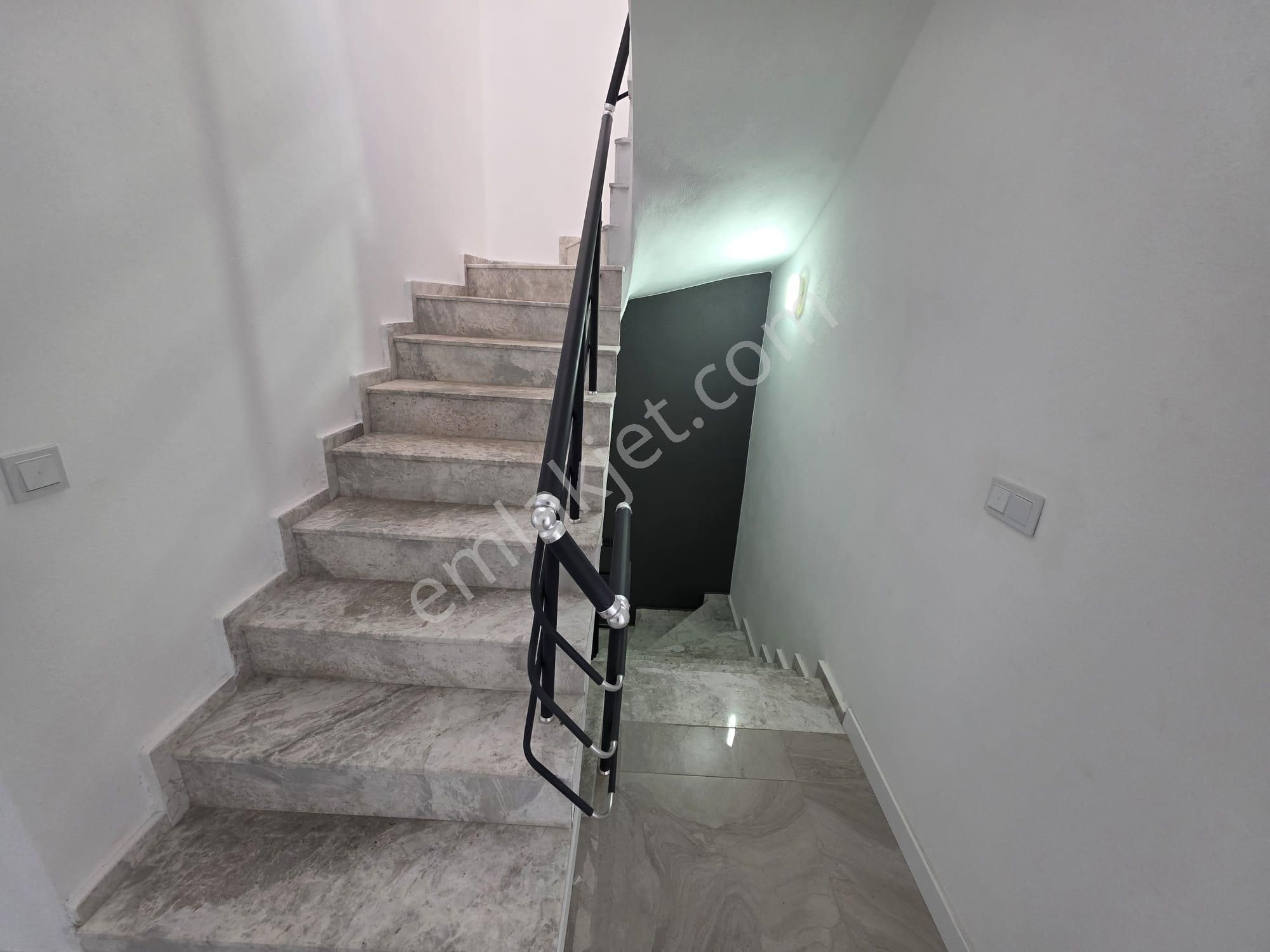 Irmaksudan Gürede Doğa Manzaralı 3+1 Bahçe Kullanımlı 3 Katlı Villa - Görsel 24