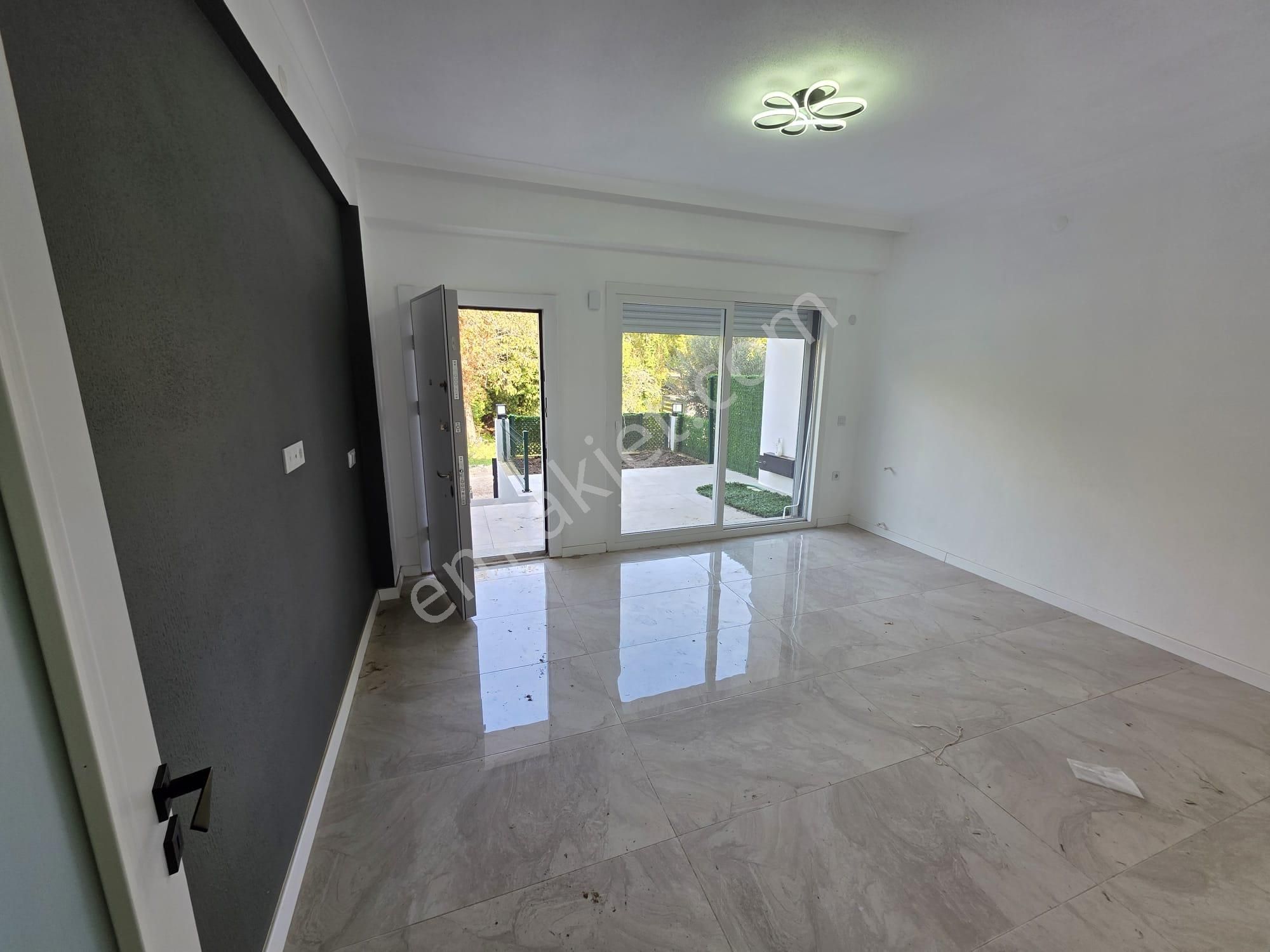 Irmaksudan Gürede Doğa Manzaralı 3+1 Bahçe Kullanımlı 3 Katlı Villa - Görsel 35