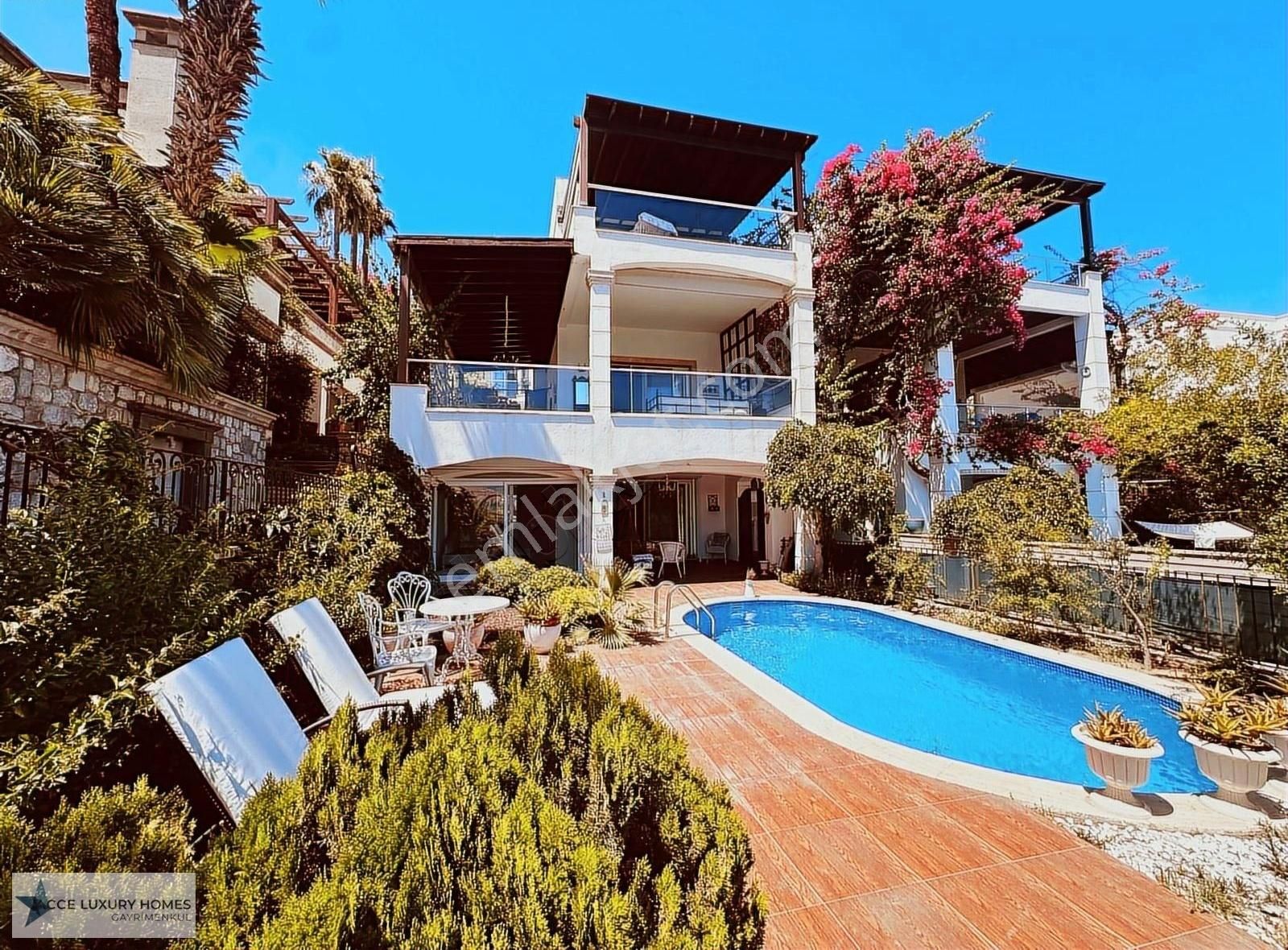 Türkbükü'nün Altın Üçgeninde Deniz Manzaralı, Özel 4+2 Villa