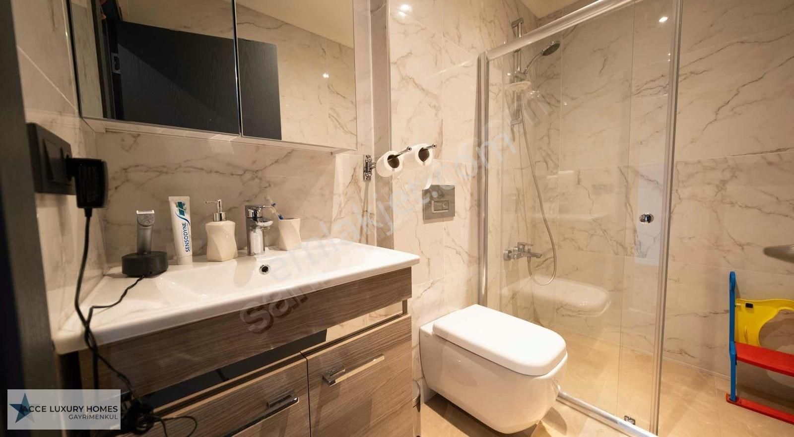 Acarkentte Satılık Tek Yetkili İki Aile Kullanımına Uygun Villa - Görsel 17