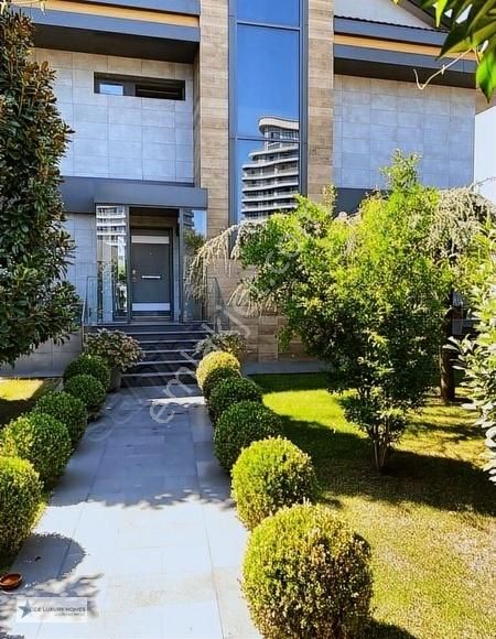 Beykoz Acarkent'te Eşsiz Manzaraya Sahip Satılık Lüks Villa - Görsel 15