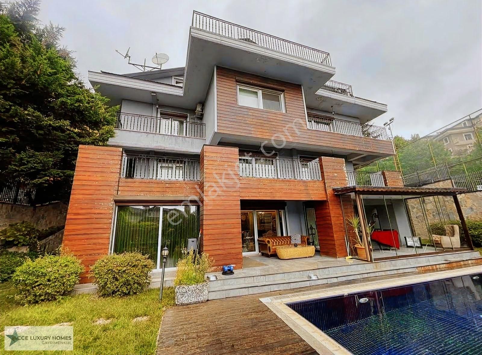 Beykoz Acarkent'te B Revizyon Havuzlu Villa