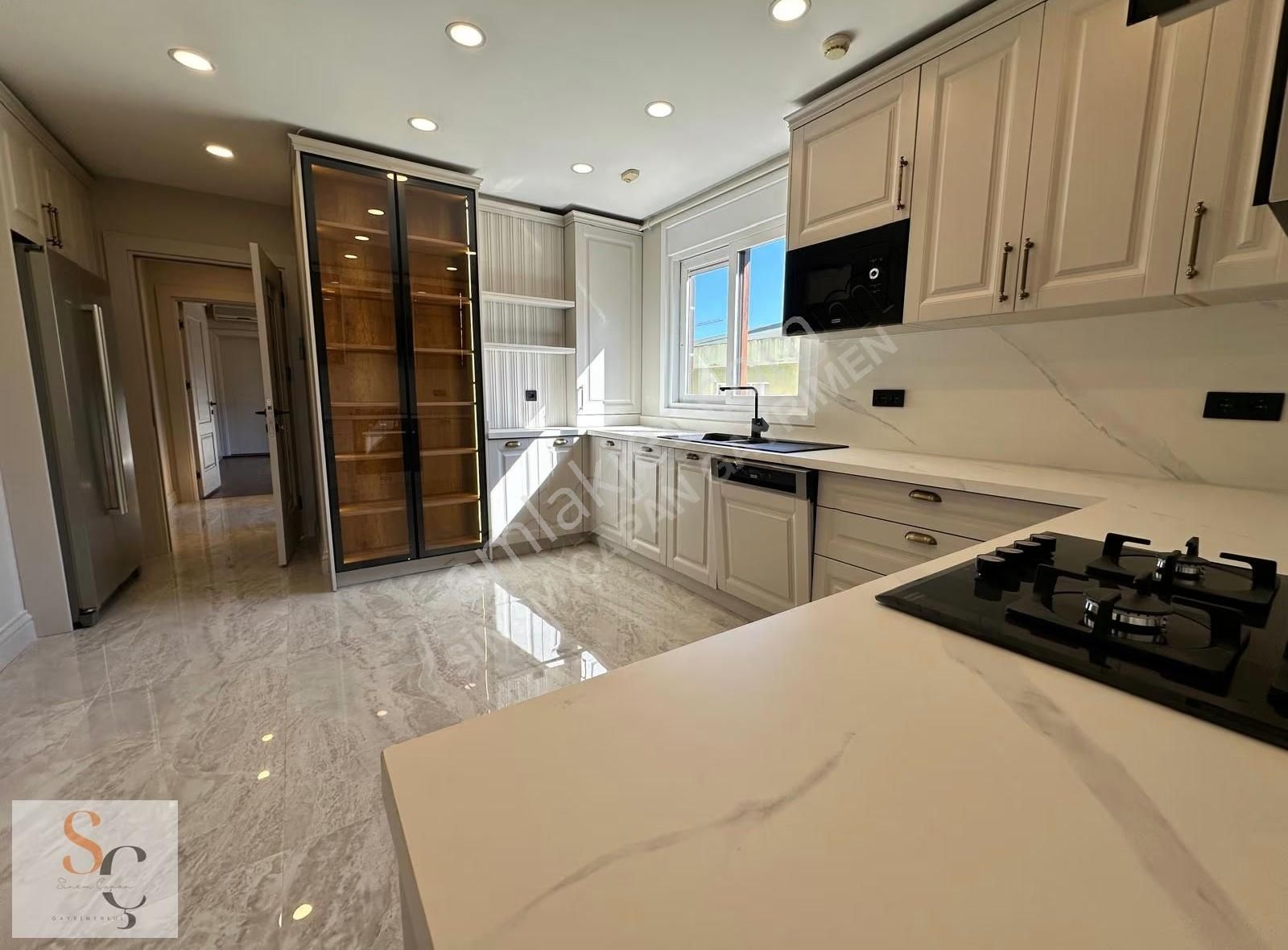 Göztepe Oyuncak Müzesi Sokağında 4+1 Mimari Dekorlu Katta Tek - Görsel 18