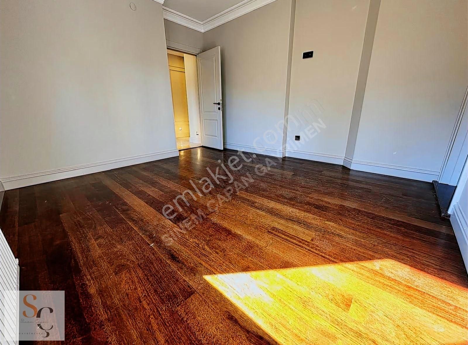 Göztepe Oyuncak Müzesi Sokağında 4+1 Mimari Dekorlu Katta Tek - Görsel 26