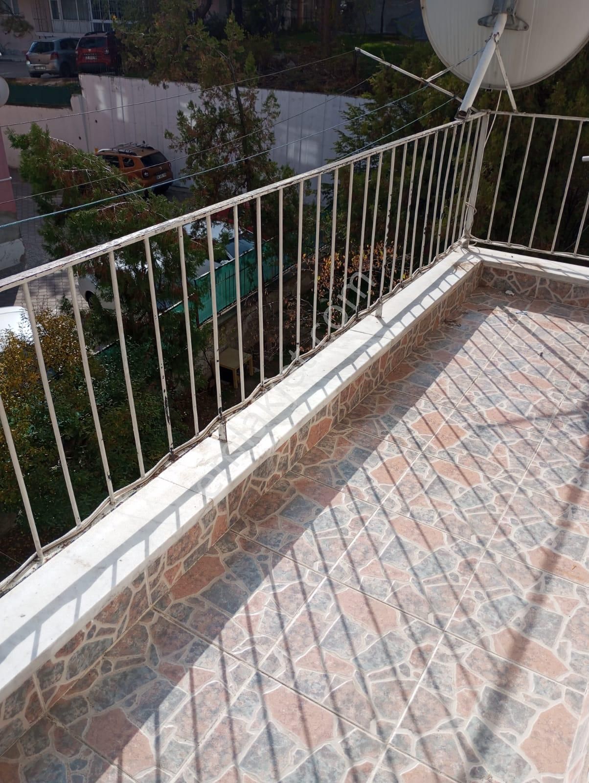 Neon Dan Aşagı Eglencede Bagımsız Salon Orta Kat Güney Cephe Kiralık - Görsel 20