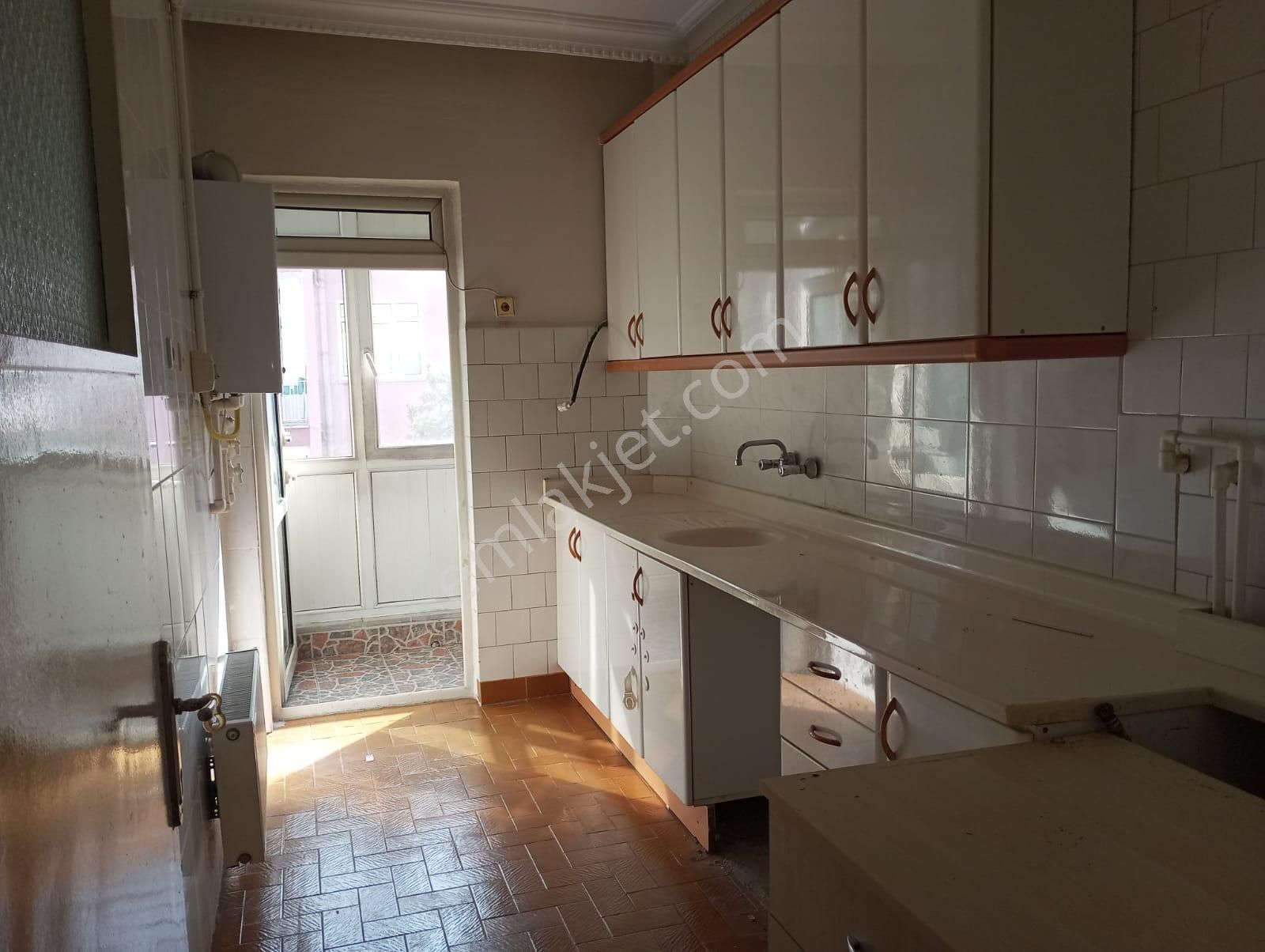 Neon Dan Aşagı Eglencede Bagımsız Salon Orta Kat Güney Cephe Kiralık - Görsel 22