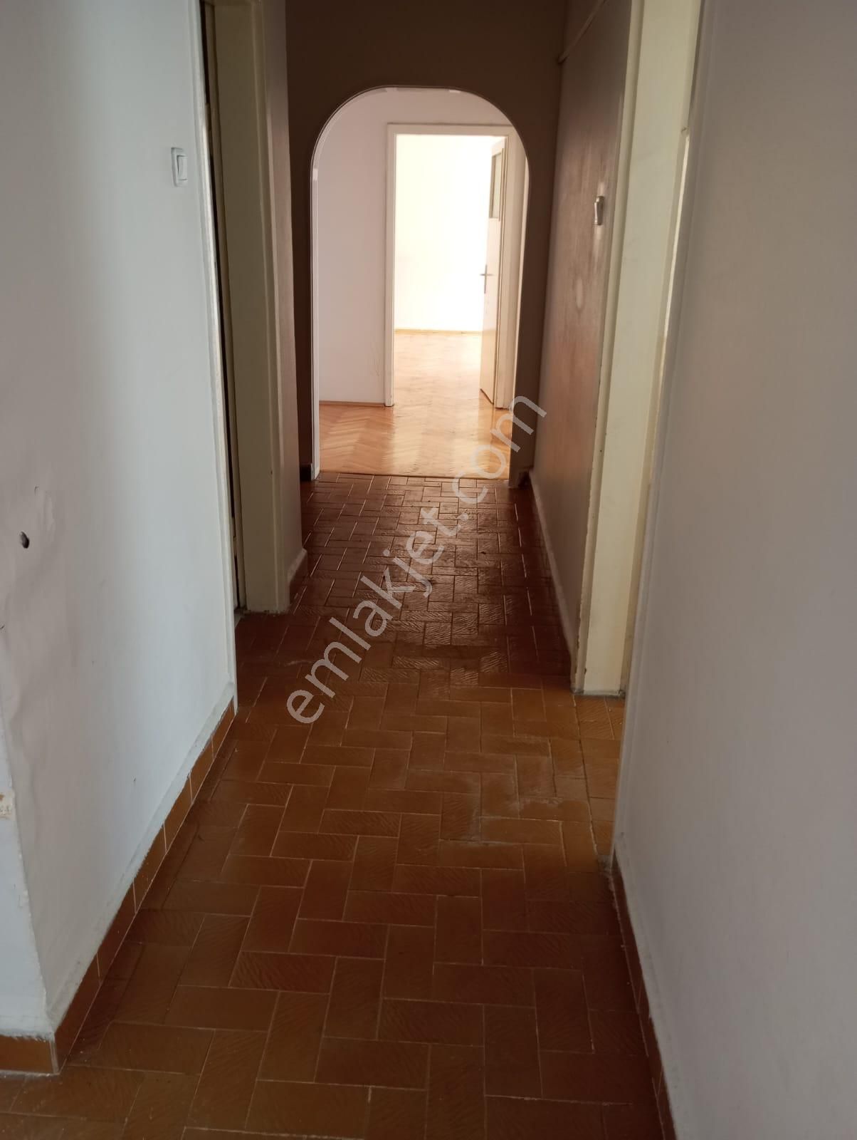 Neon Dan Aşagı Eglencede Bagımsız Salon Orta Kat Güney Cephe Kiralık - Görsel 14