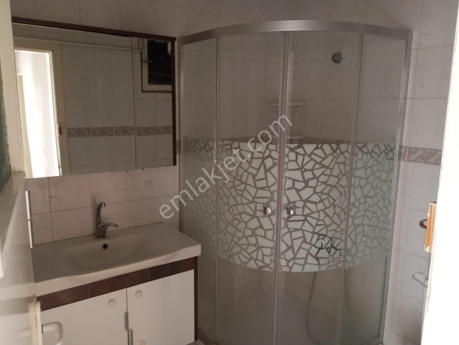 Neon Dan Aşagı Eglencede Bagımsız Salon Orta Kat Güney Cephe Kiralık - Görsel 16