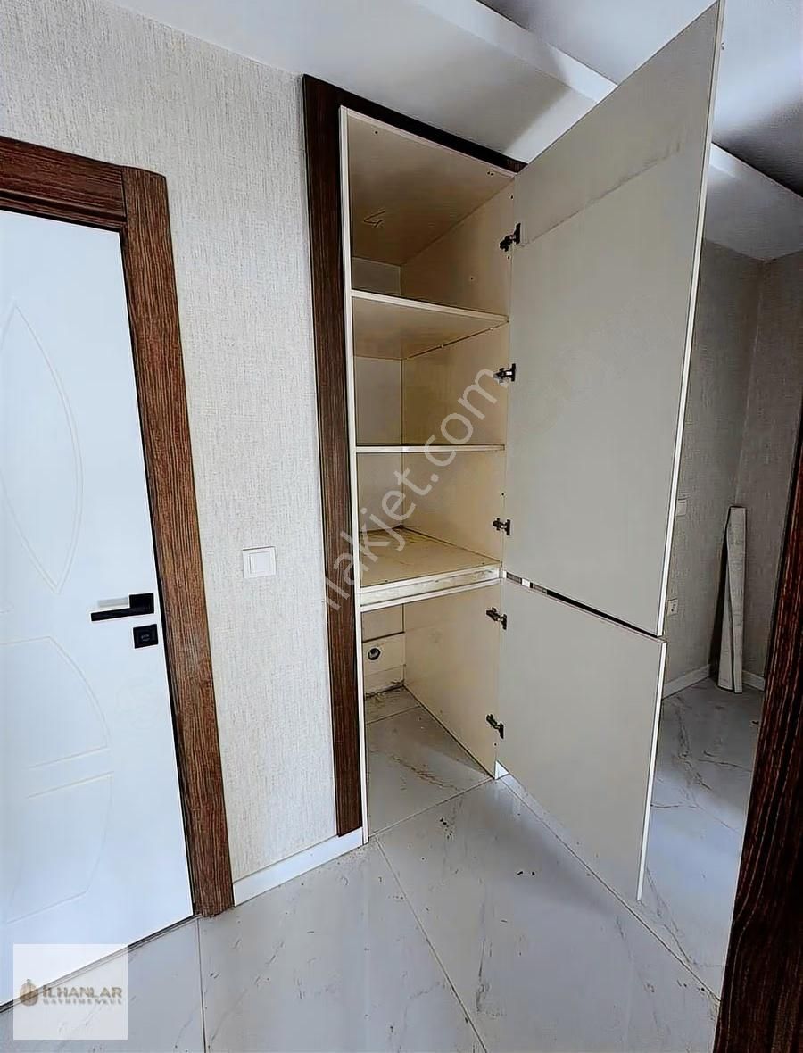 Yenimahallede Yeni Bina Oturuma Hazır Ara Kat Satılık 2+1 Daire - Görsel 19