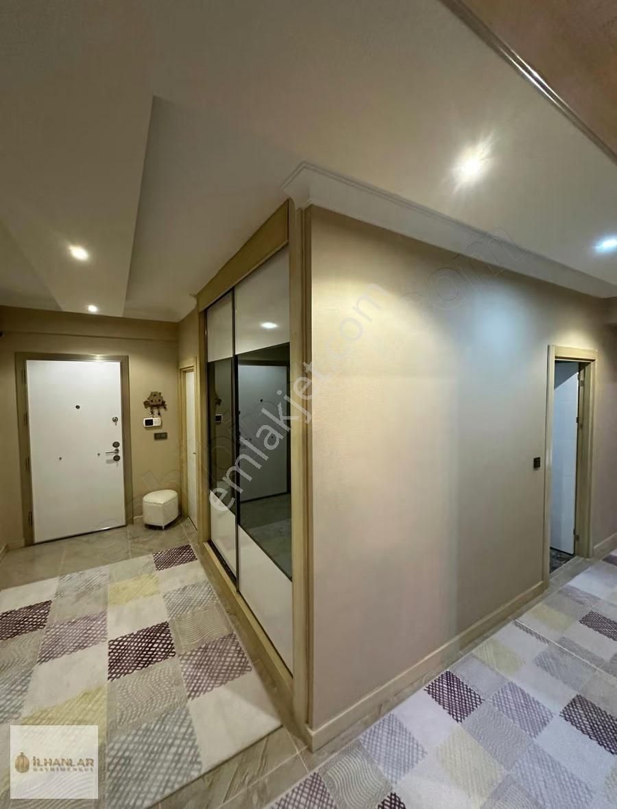 Avcılarda Yüzme Havuzlu Sitede Masrafsız 3+1 Katta Satılık Daire - Görsel 19