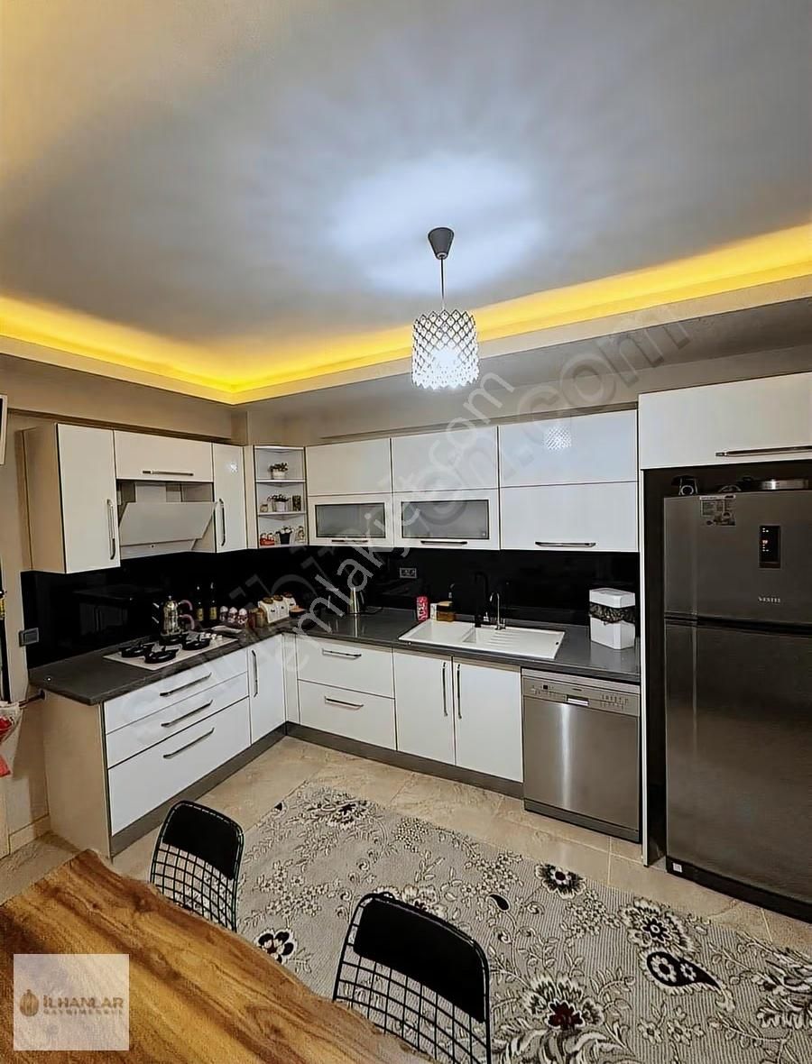 Avcılarda Yüzme Havuzlu Sitede Masrafsız 3+1 Katta Satılık Daire - Görsel 16