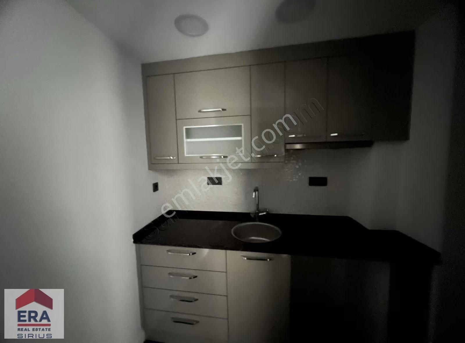 Lise Caddesi Reform İş Merkezi'nde Satılık Lüks Ofis - Görsel 19