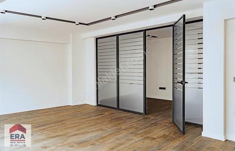 Lise Caddesi Reform İş Merkezi'nde Satılık Lüks Ofis - Görsel 7