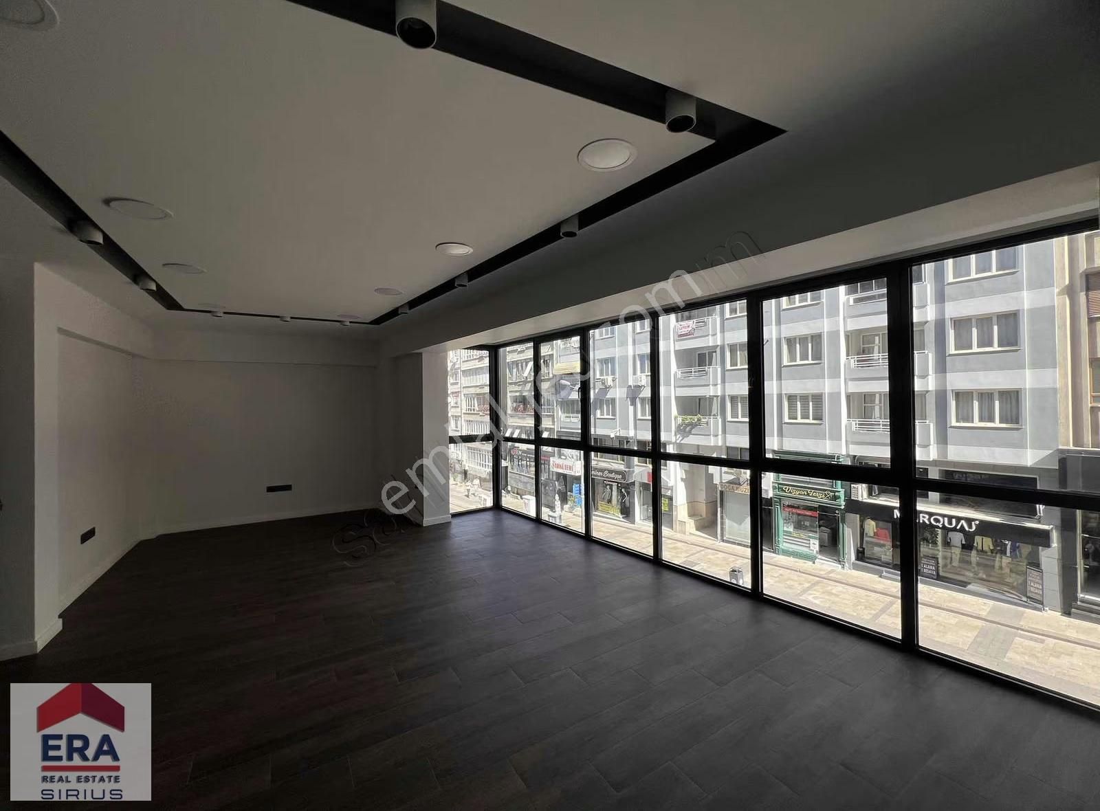 Lise Caddesi Reform İş Merkezi'nde Satılık Lüks Ofis - Görsel 20