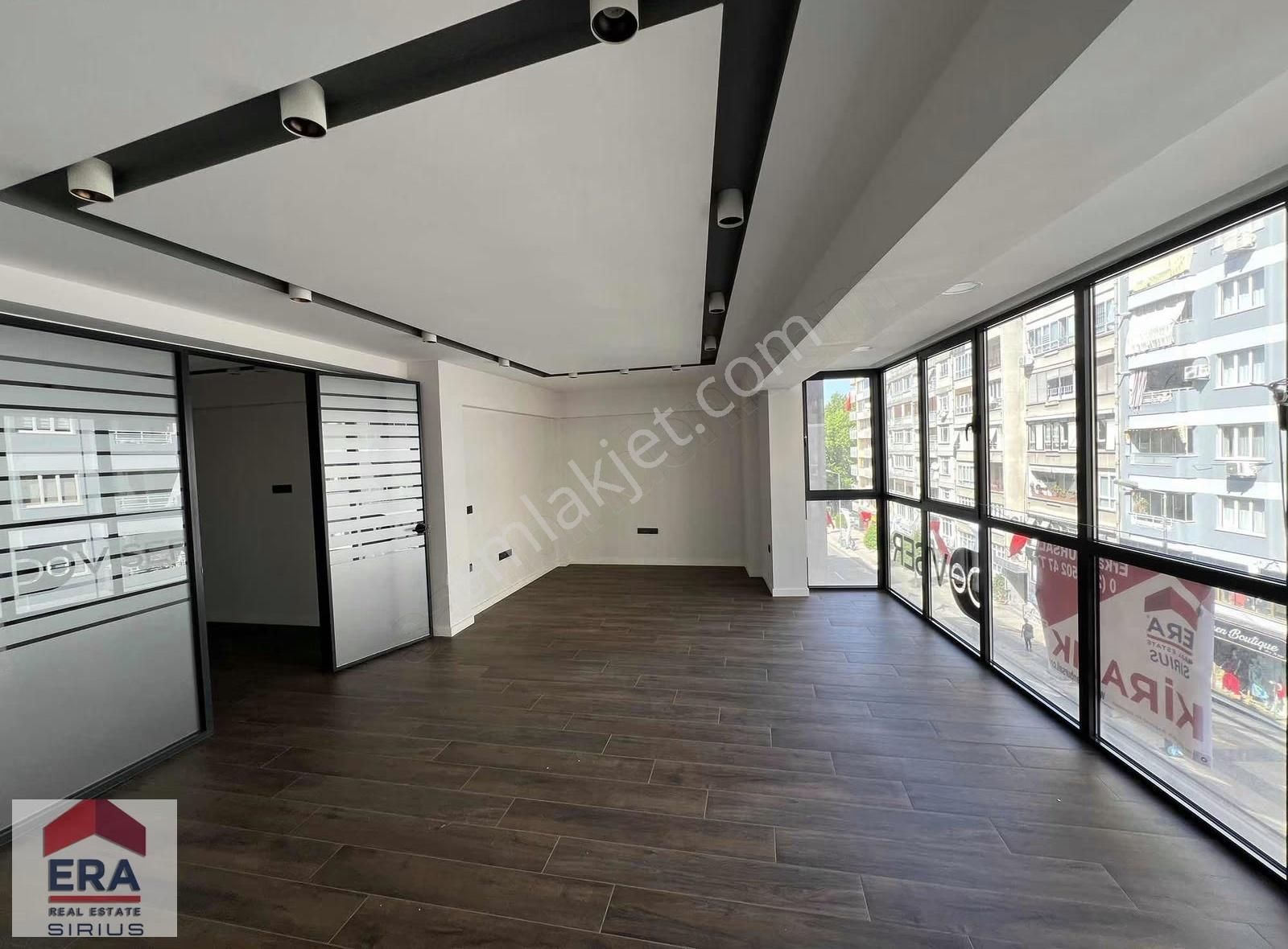 Lise Caddesi Reform İş Merkezi'nde Satılık Lüks Ofis - Görsel 17