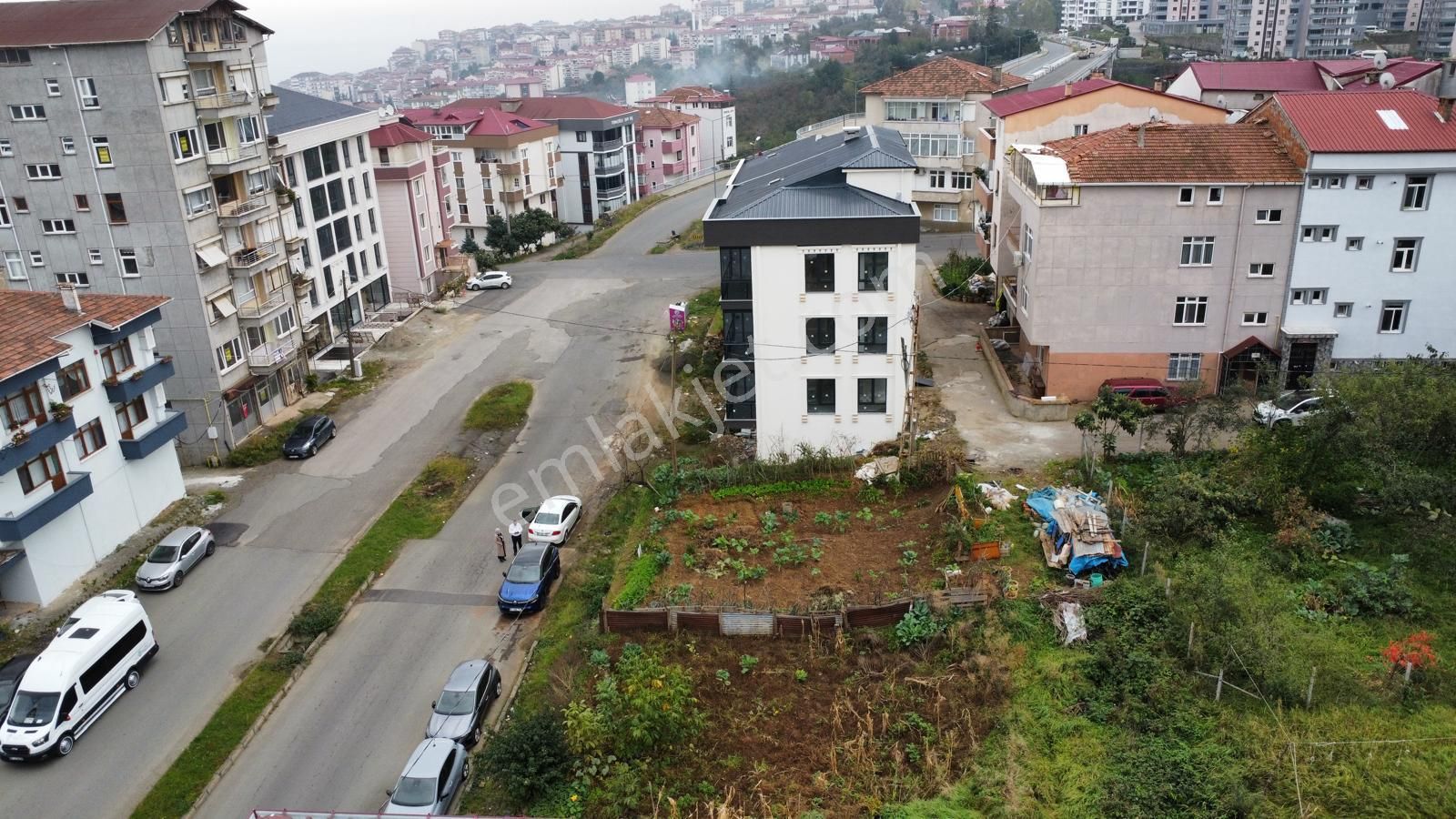 Trabzon'da Satılık Ticari + Konut İmarlı Arsa - Görsel 3