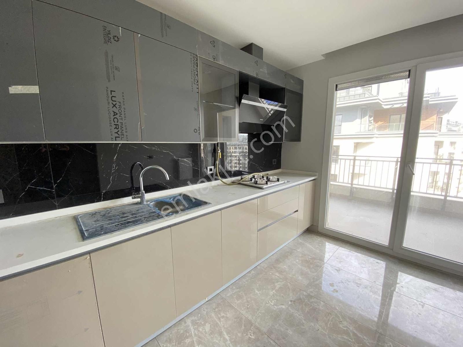 Referans Beylikdüzü Kiralık Sıfır 3+1 176m2 Peyzaj Deniz Manzara - Görsel 17