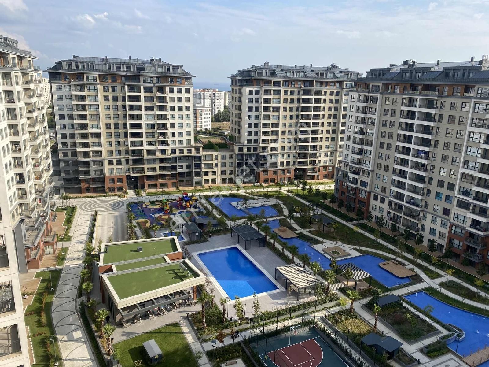 Referans Beylikdüzü Kiralık Sıfır 3+1 176m2 Peyzaj Deniz Manzara