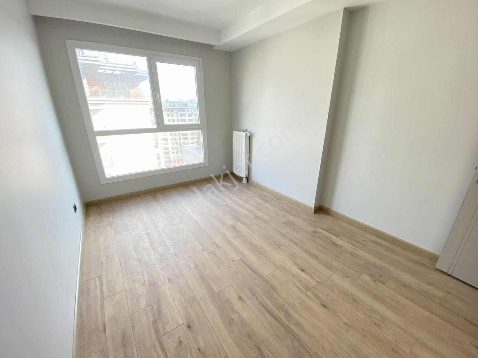 Referans Beylikdüzü Kiralık Sıfır 3+1 176m2 Peyzaj Deniz Manzara - Görsel 15