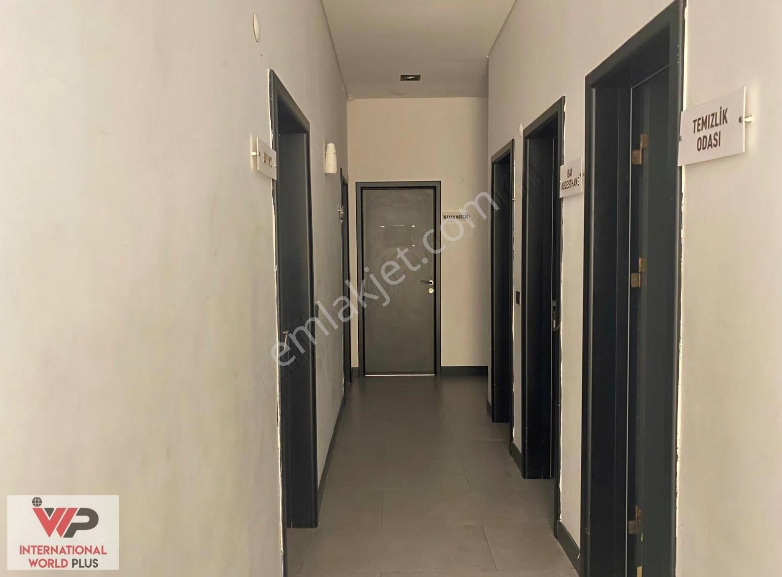 360 Kurtköy'de Peyzaj Ve Havuz Manzaralı 2,5+1 Satılık Daire - Görsel 16