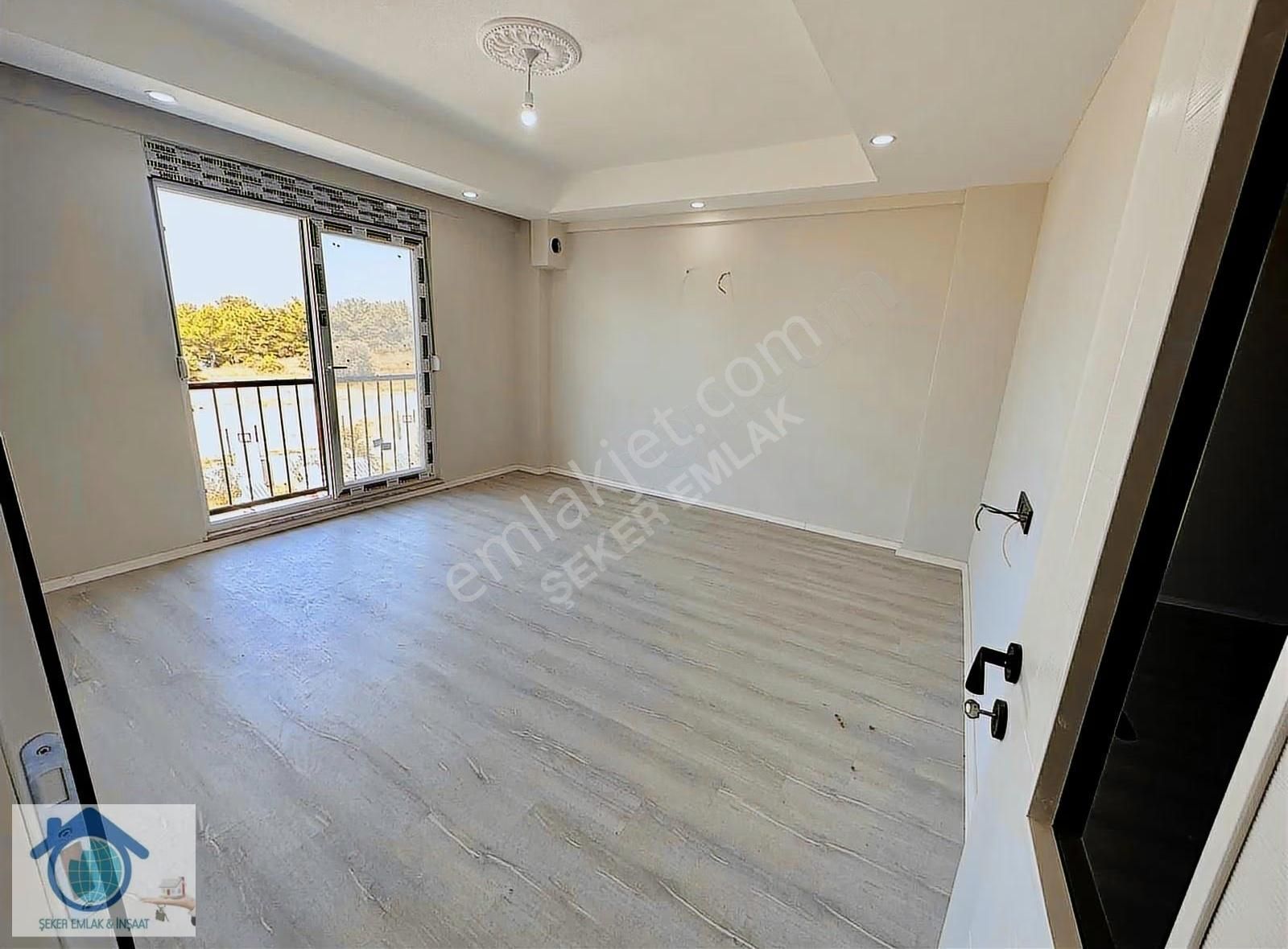 Sarılarda Havuzlu Asansörlü Araç Takasli 2+1 Daire Manzaralı - Görsel 32