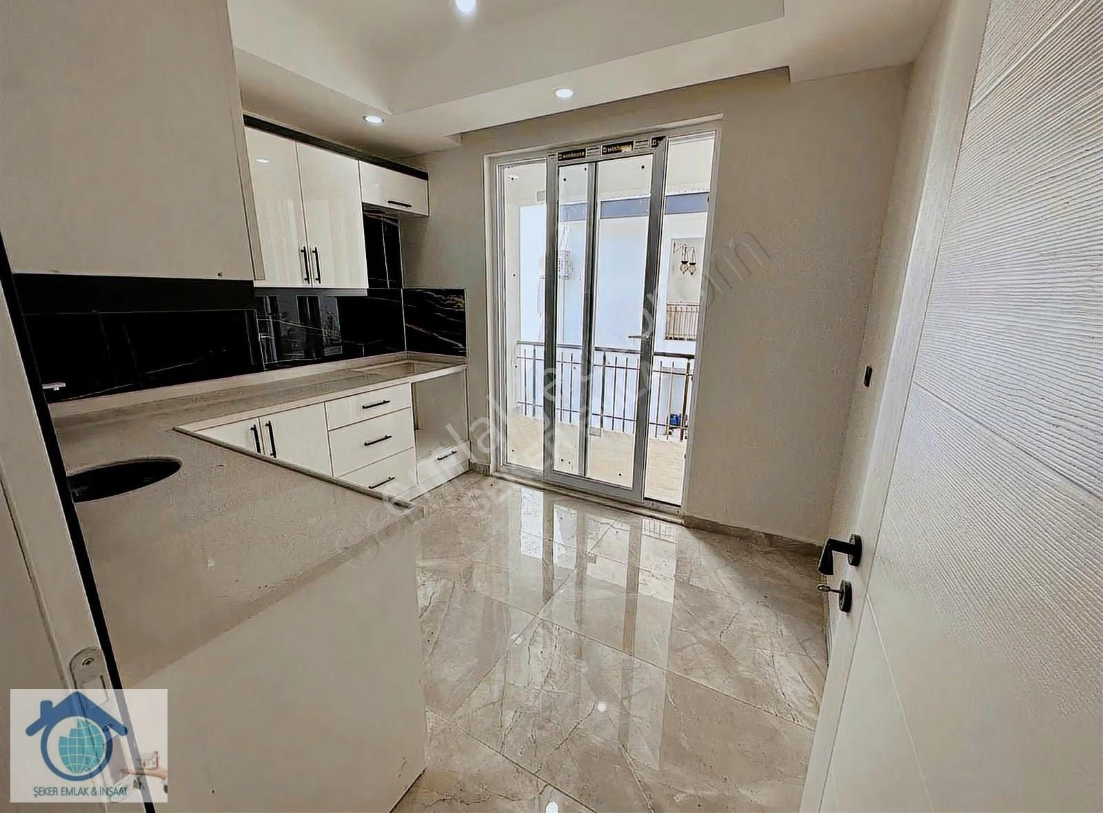 Sarılarda Havuzlu Asansörlü Araç Takasli 2+1 Daire Manzaralı - Görsel 6