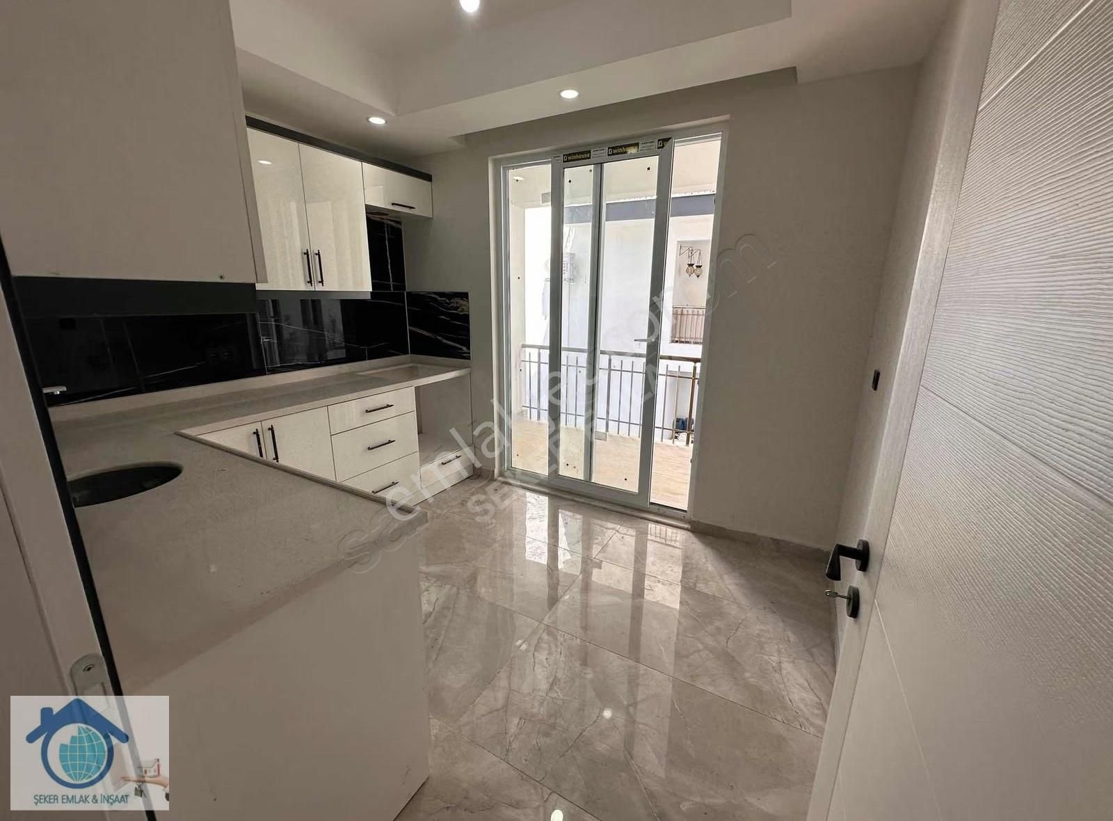 Sarılarda Havuzlu Asansörlü Araç Takasli 2+1 Daire Manzaralı - Görsel 5