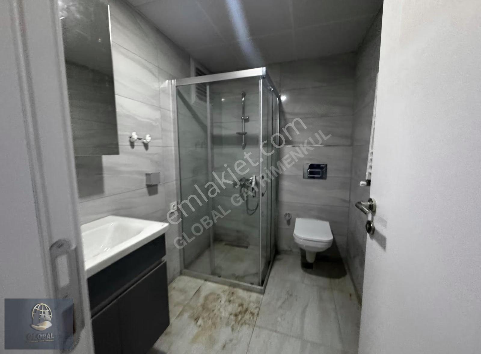 Çorlu Hürriyet Mh Gümüş Towers'ta Havuz Cephe Arakat Satılık 1+1 - Görsel 14