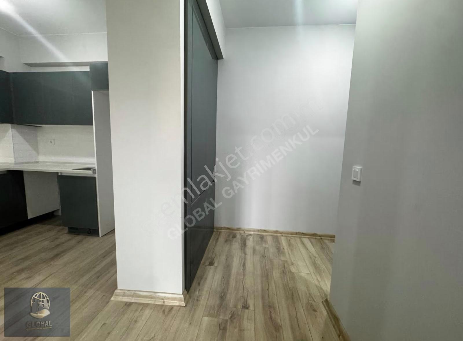 Çorlu Hürriyet Mh Gümüş Towers'ta Havuz Cephe Arakat Satılık 1+1 - Görsel 19