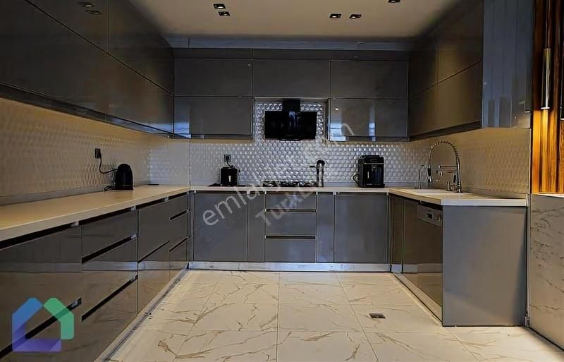 Yeşil Vadi Manzaralı 6 Katlı Özel Villa Denize 10 Dakika Mesafe - Görsel 6