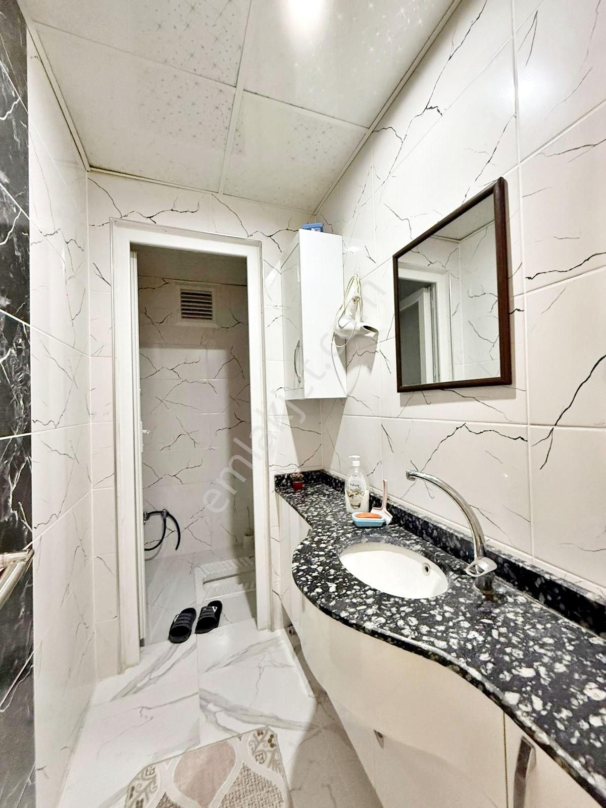 Alpaslan'da Geniş Oturumlu Ara Kat Çift Balkonlu Lüx 4+1 Daire - Görsel 21