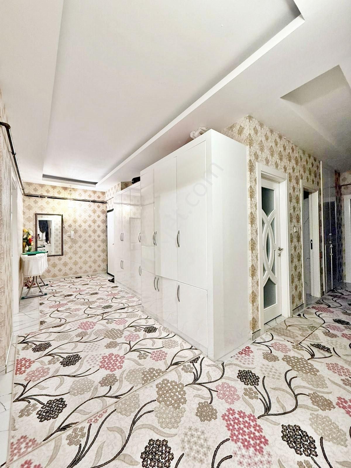 Alpaslan'da Geniş Oturumlu Ara Kat Çift Balkonlu Lüx 4+1 Daire - Görsel 24