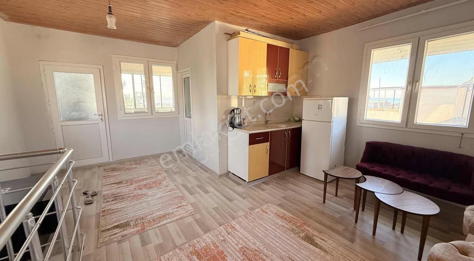 Adana Yumurtalıkta(ayvalık)satılık Eşyalı 3 Katlı Tripleks - Görsel 2