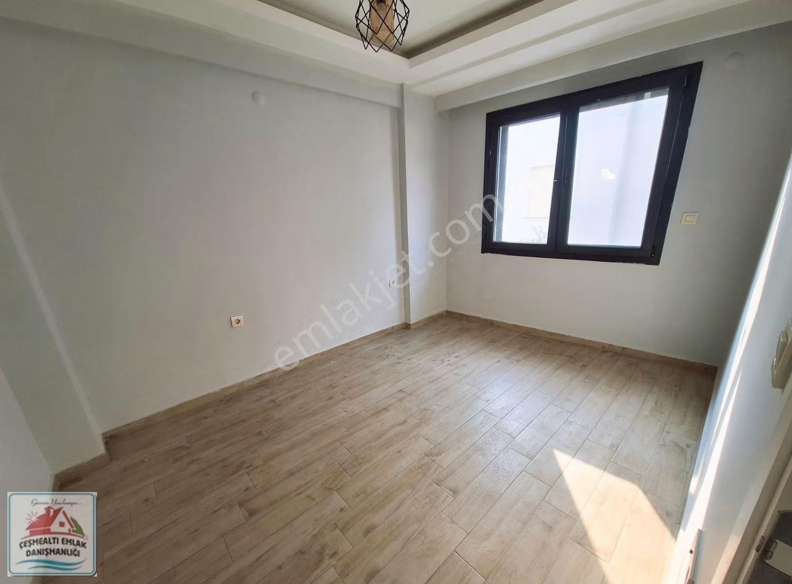 Urla Denizli Mah. Cadde Üstünde Yeni Bina 1+1 - Görsel 8