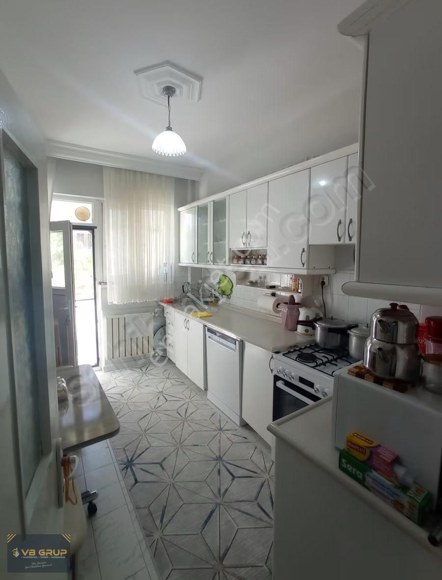 Hoca Ahmet Yesevi'de Satılık Fırsat Dairesi - Görsel 3