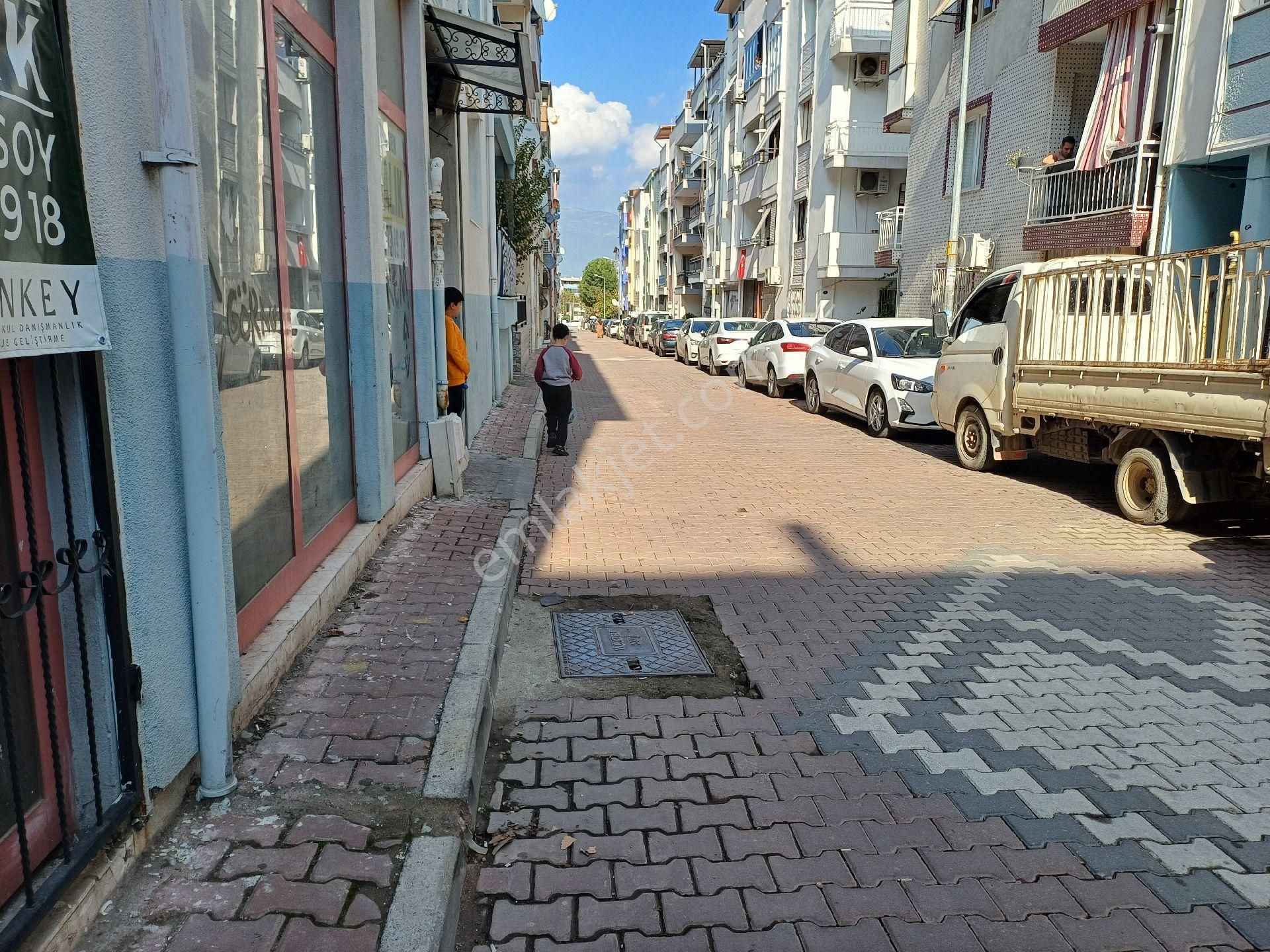 Kemalpaşa Merkez Sekizveylül Mahallesinde 115 M.kare Kız Kulesi Yakını Satılık Dükkan - Görsel 4