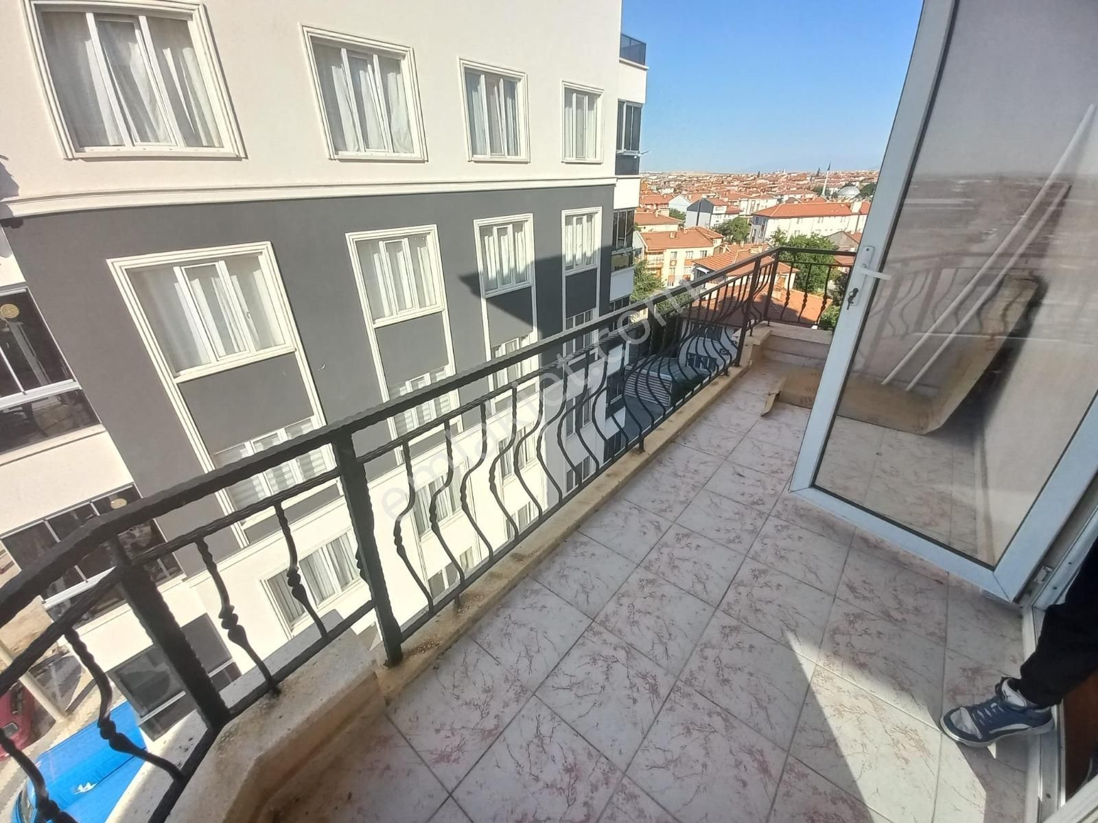 Köken Emlaktan Ankara Yolu Üzerinde Satılık Geniş 4+1 Daire - Görsel 23