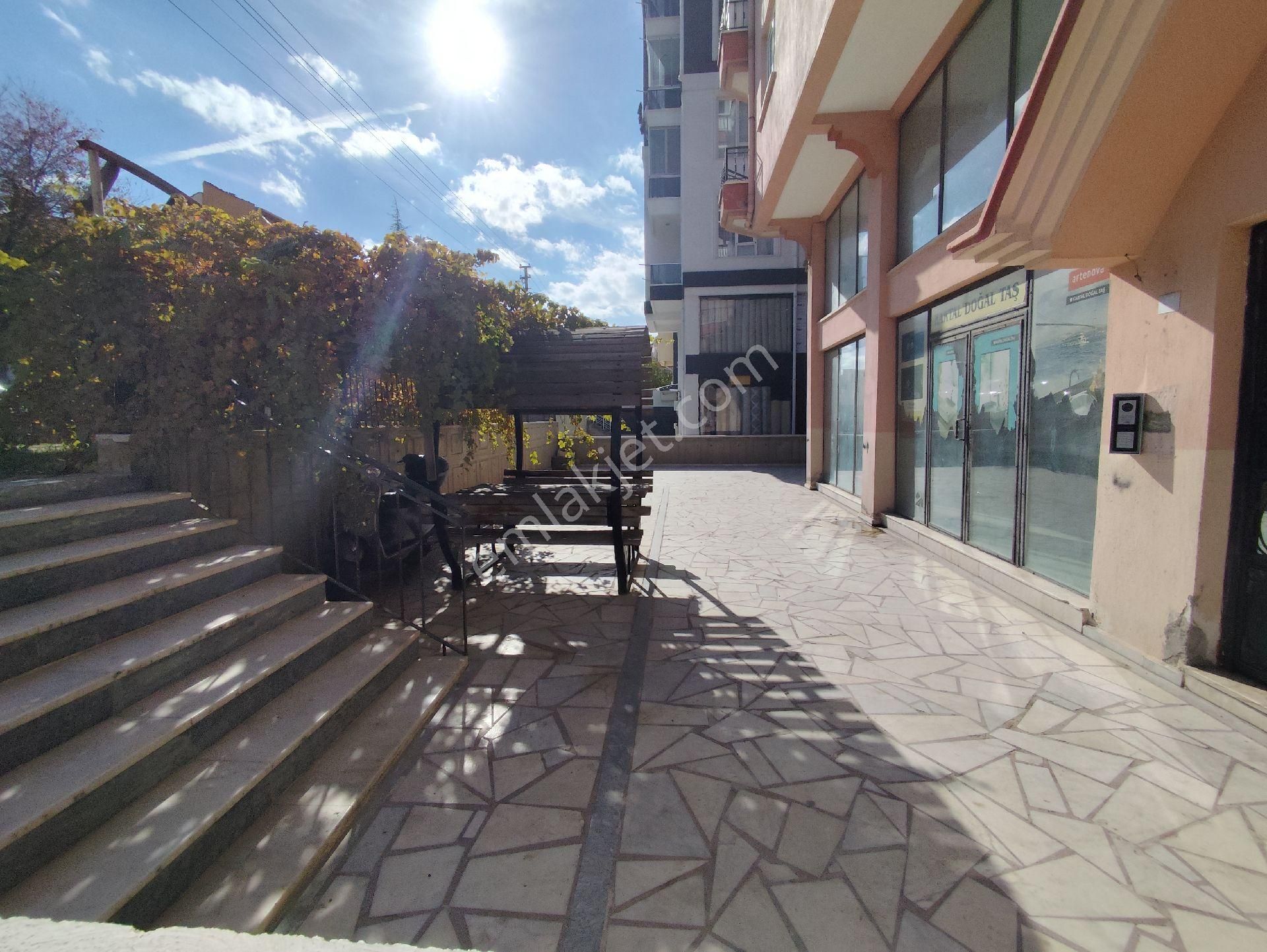 Köken Emlaktan Ankara Yolu Üzerinde Satılık Geniş 4+1 Daire - Görsel 3