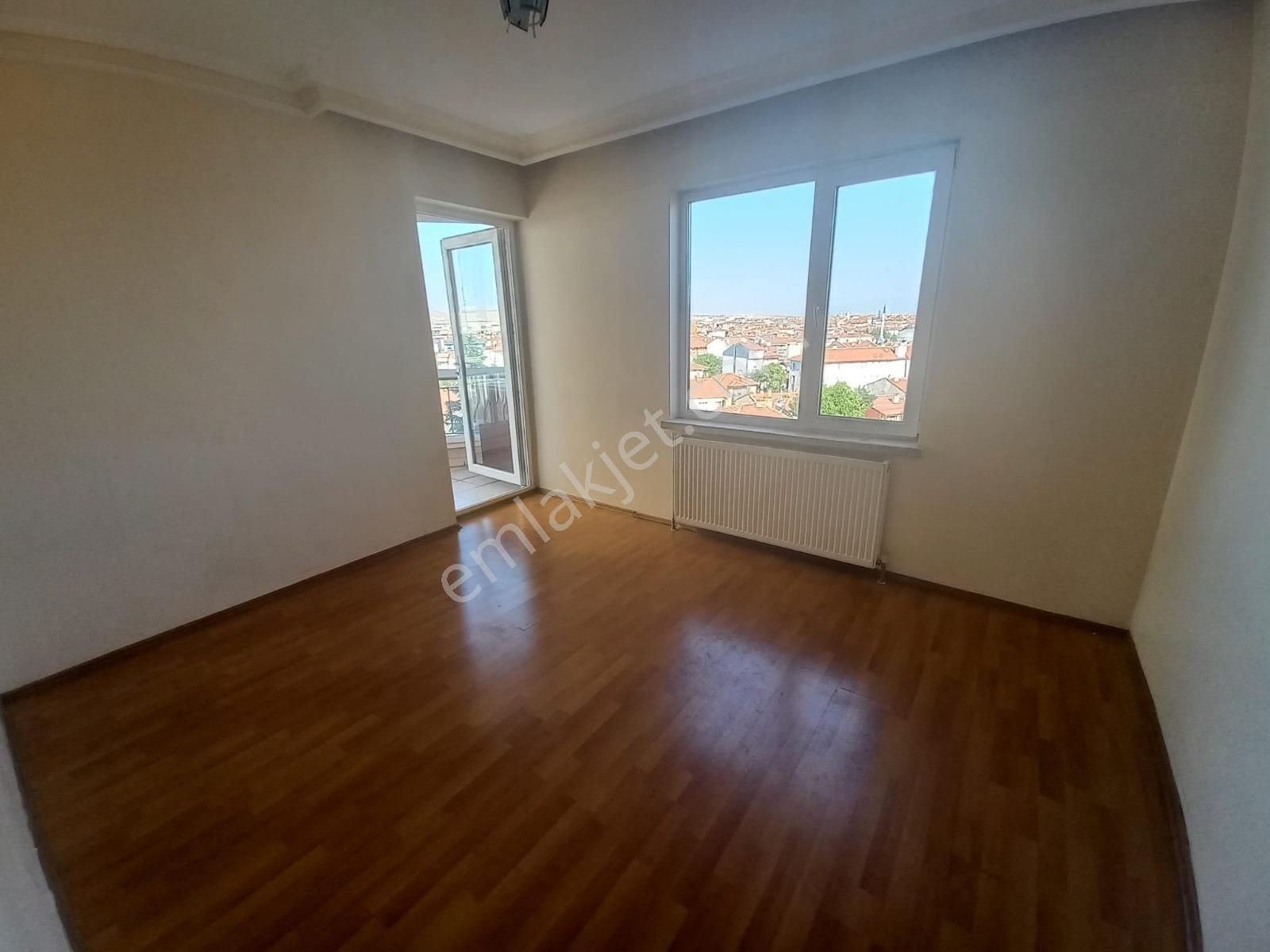 Köken Emlaktan Ankara Yolu Üzerinde Satılık Geniş 4+1 Daire - Görsel 17